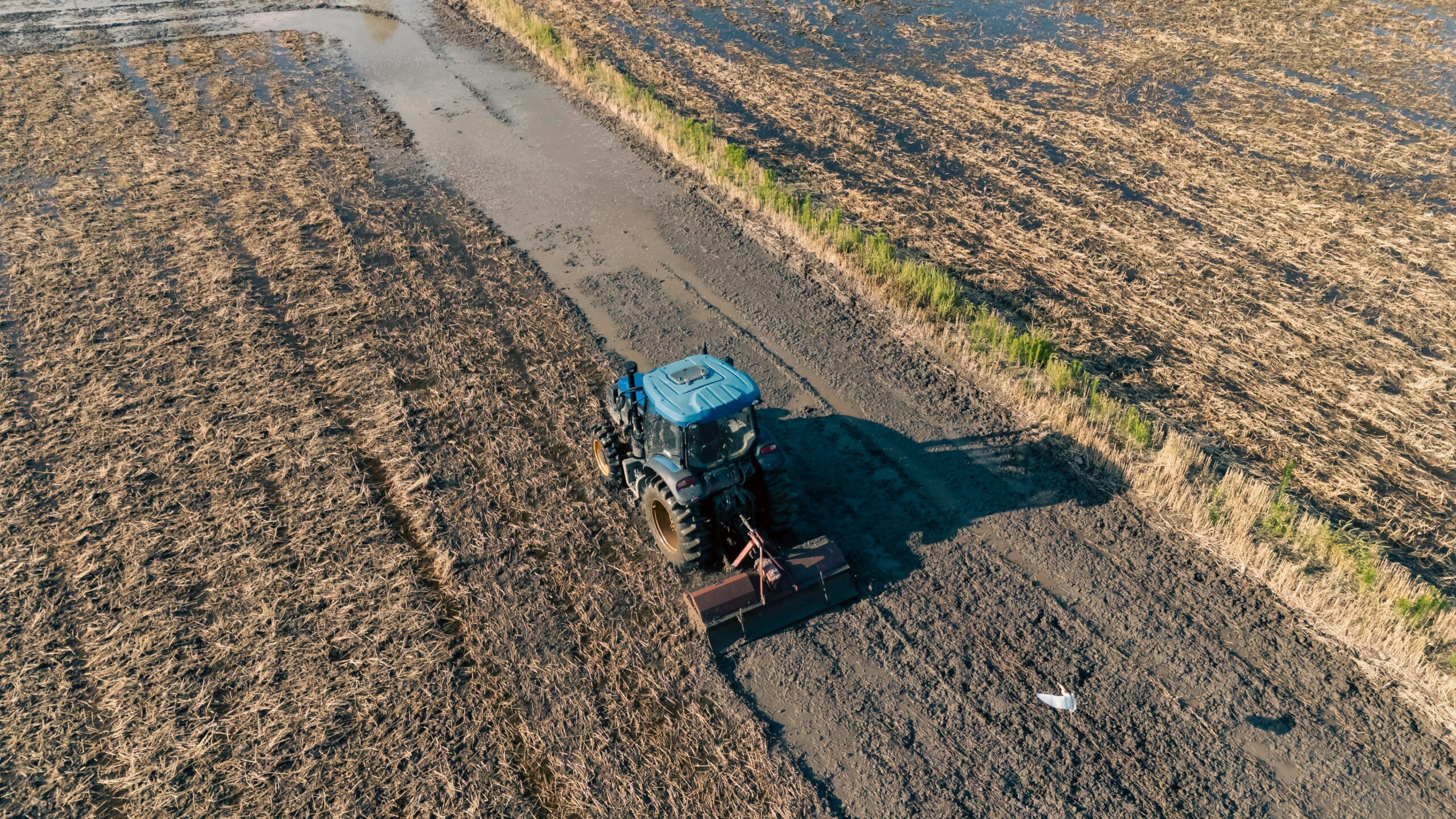 Hydraulika w sercu maszyny: dlaczego wybór John Deere olej hydrauliczny jest ważny?
